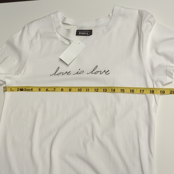 New n: Philanthropy Barry's t-shirt - Picture 6 of 10